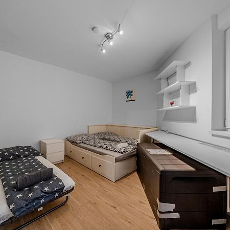 Huge Apartment Next To Train Station Close To The City Center Bratislava Luaran gambar