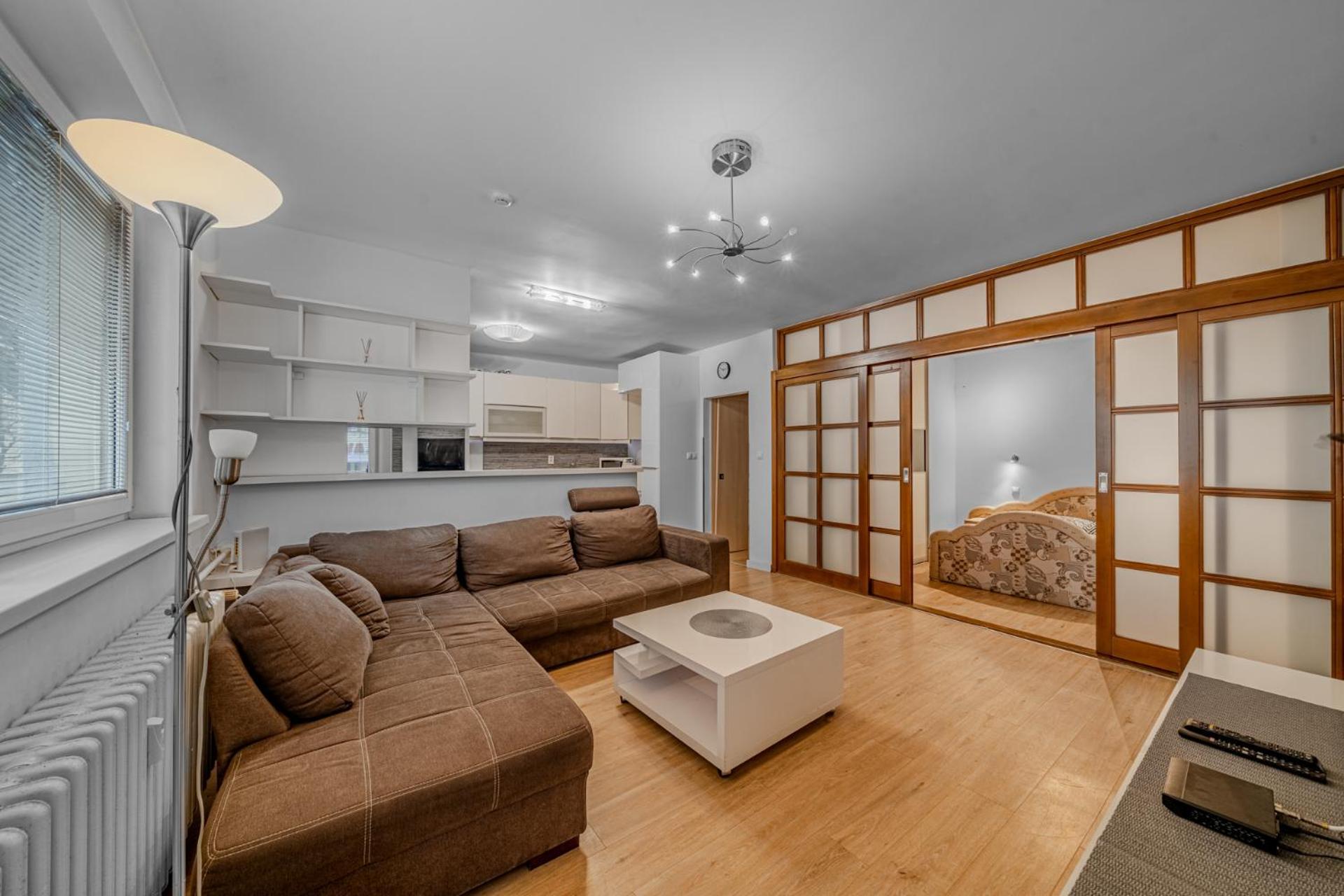 Huge Apartment Next To Train Station Close To The City Center Bratislava Luaran gambar