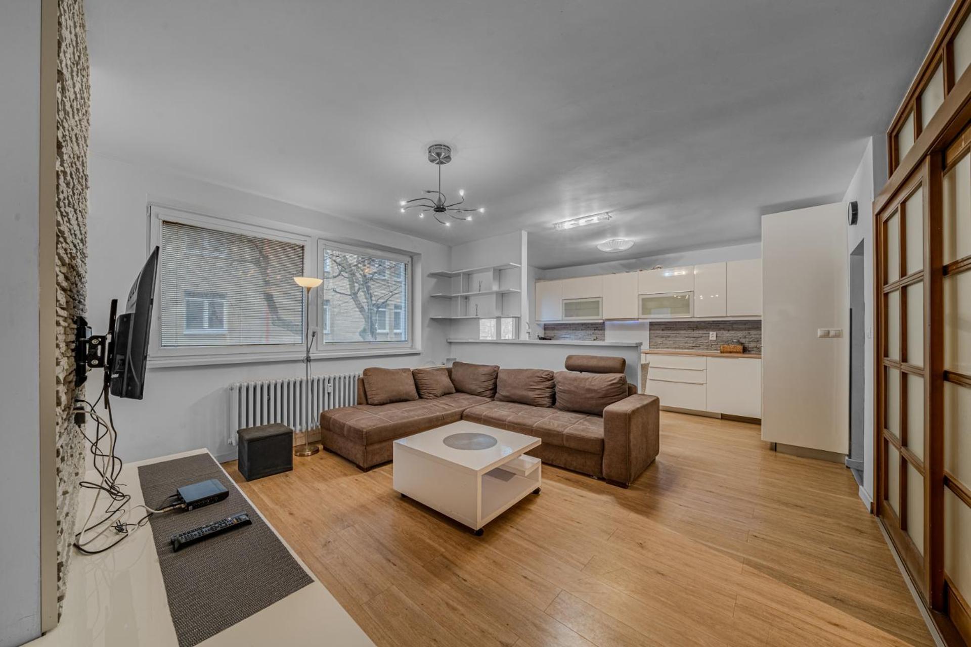 Huge Apartment Next To Train Station Close To The City Center Bratislava Luaran gambar